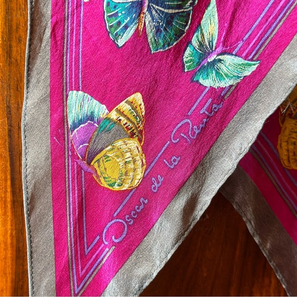 Vintage Oscar de La Renta silk scarf - Picture 3 of 4